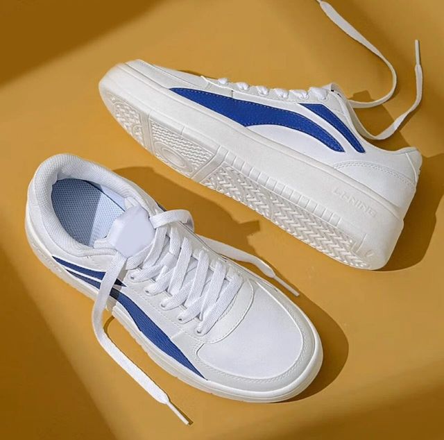 The Owl House | Royal Shift Low-Top Sneakers